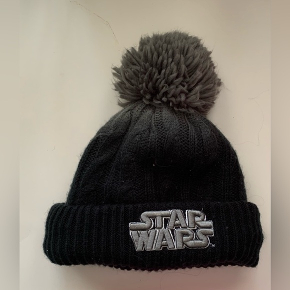 Winter is coming - Bundle of 8 Winter Hats Christmas Boys and Girls - Picture 2 of 9